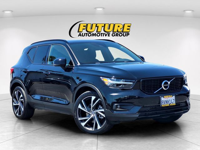 2019 Volvo XC40 R-Design