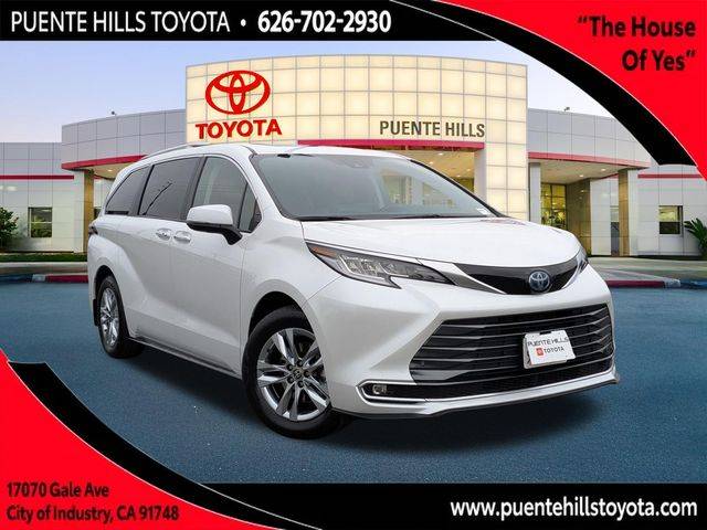 2023 Toyota Sienna Limited