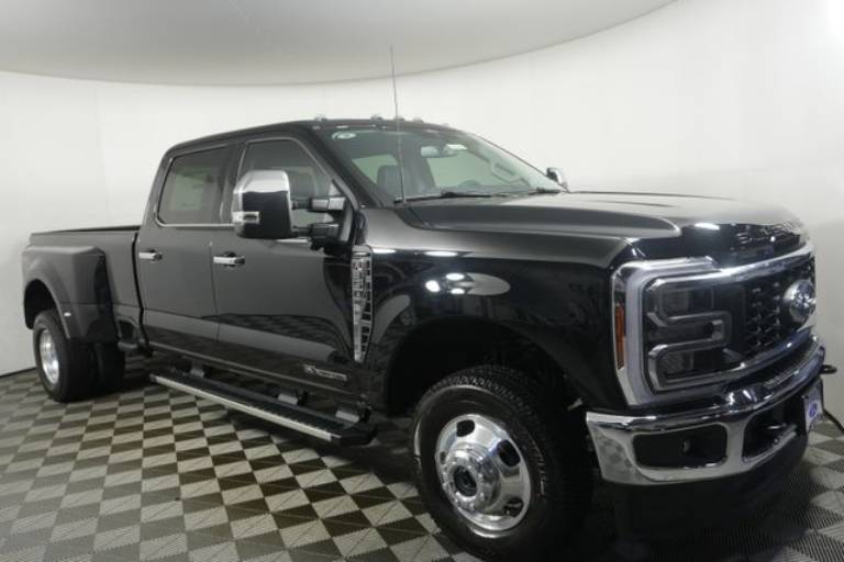 2026 Ford Super Duty F-350 DRW LARIAT