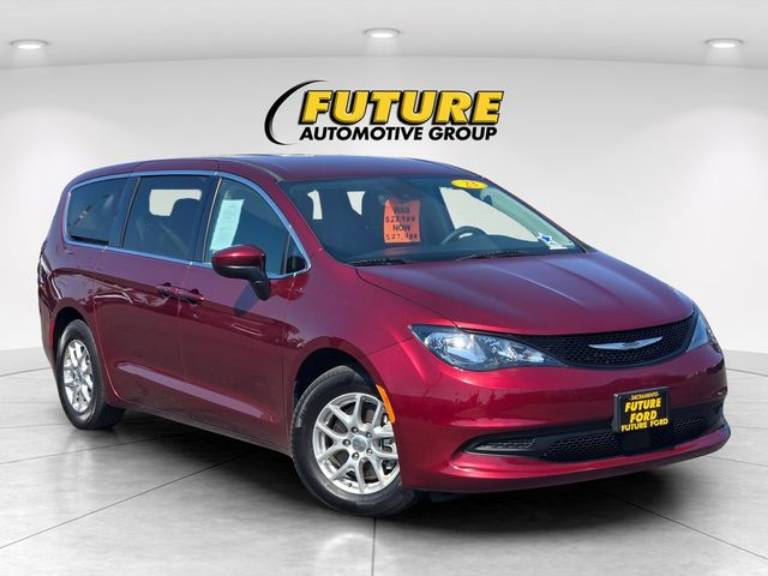 2023 Chrysler Voyager LX