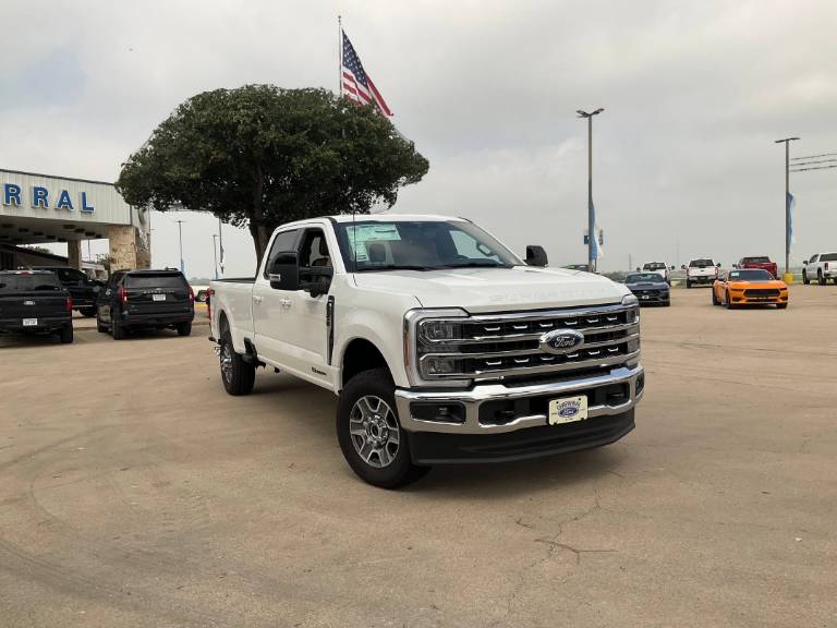 2026 Ford Super Duty F-350 SRW LARIAT