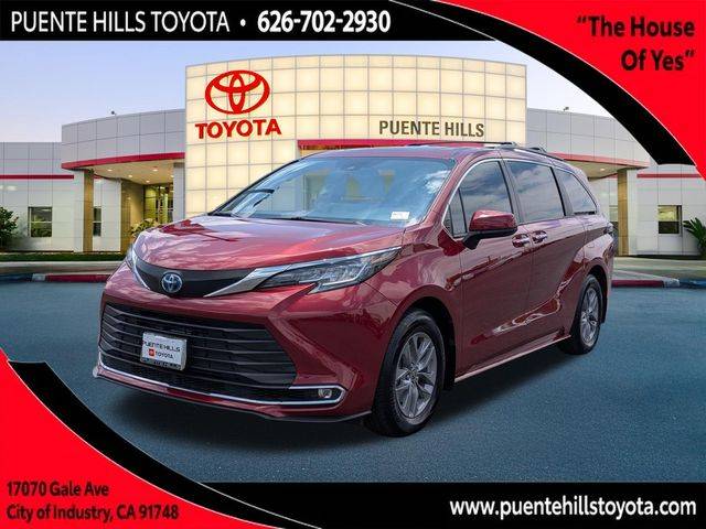 2022 Toyota Sienna XLE