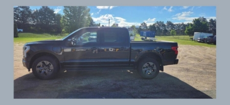 2024 Ford F-150 Lightning LARIAT