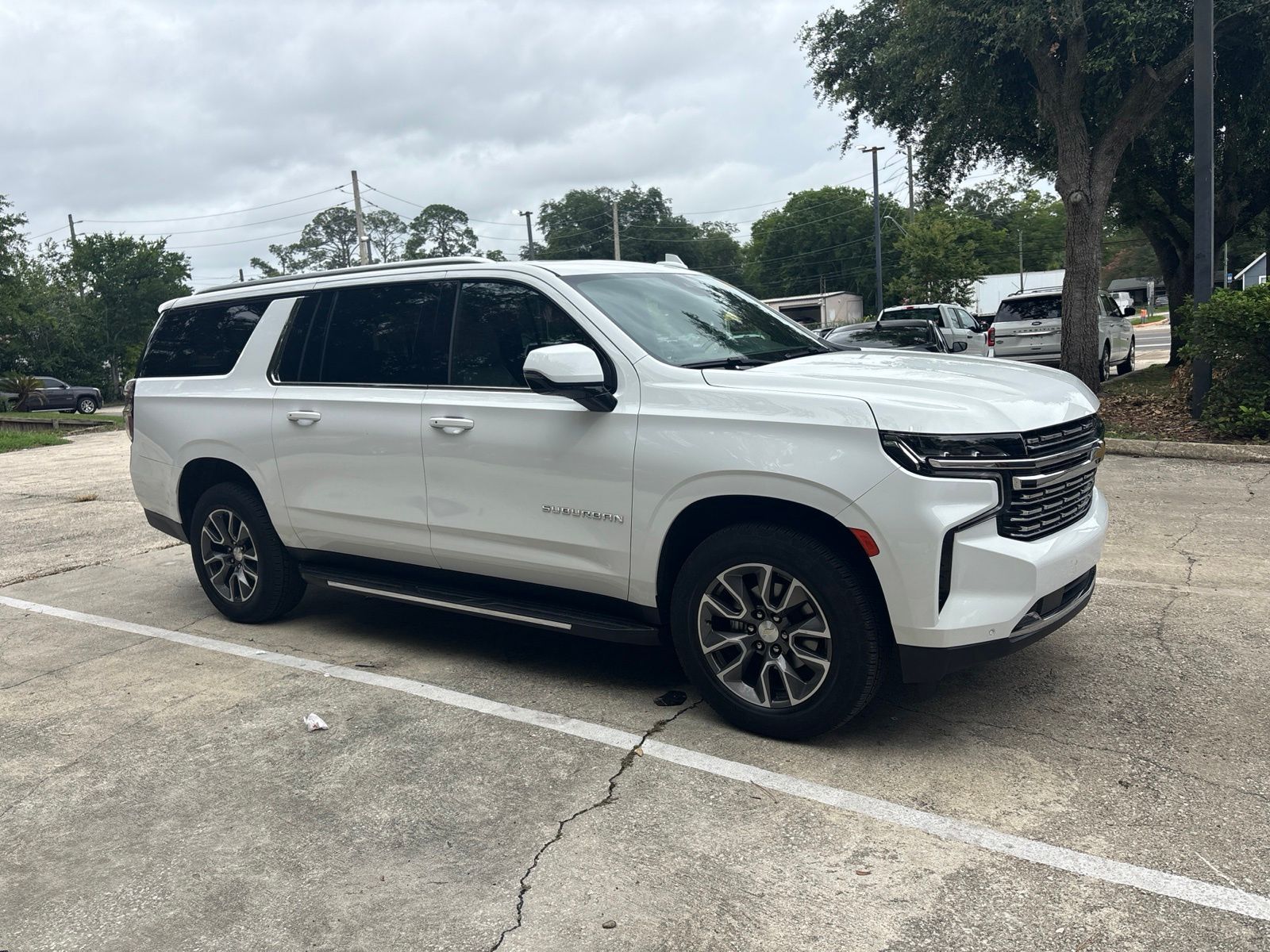 2023 Chevrolet Suburban LT