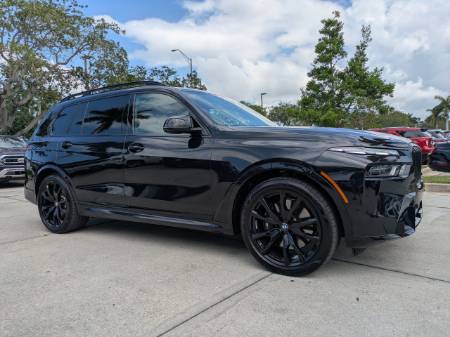 2025 BMW X7 M60i