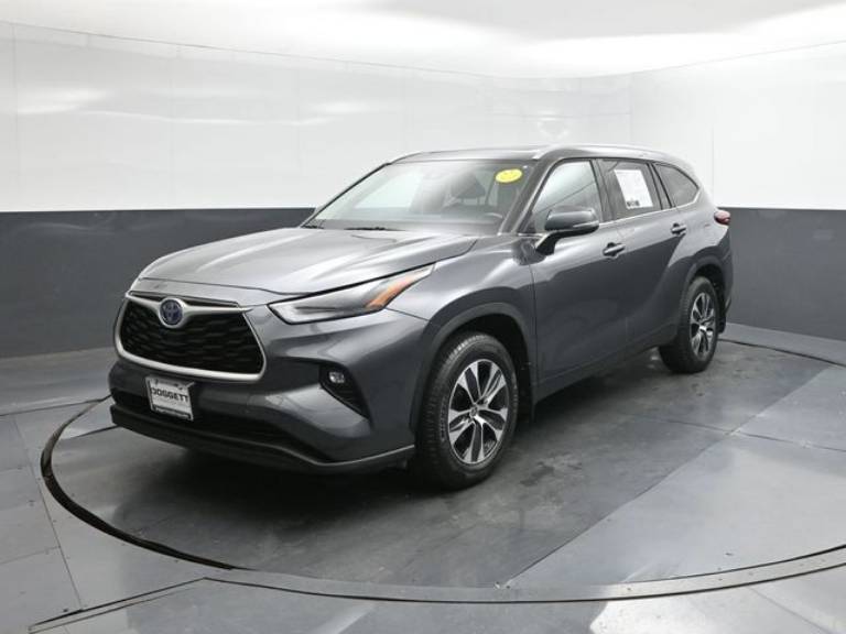 2022 Toyota Highlander Hybrid XLE