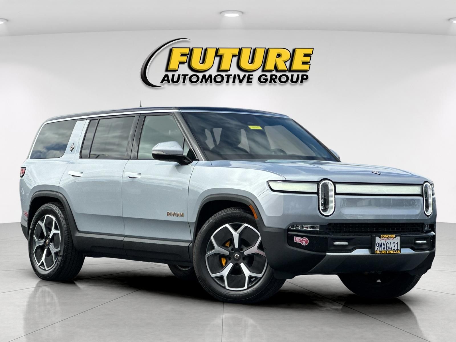 2024 Rivian R1s Adventure