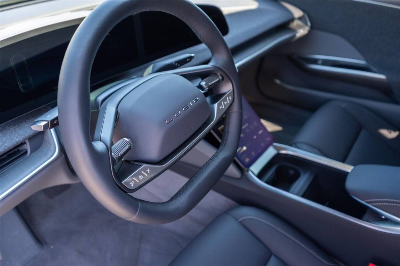 2025 Lucid Air Touring - Photo 8