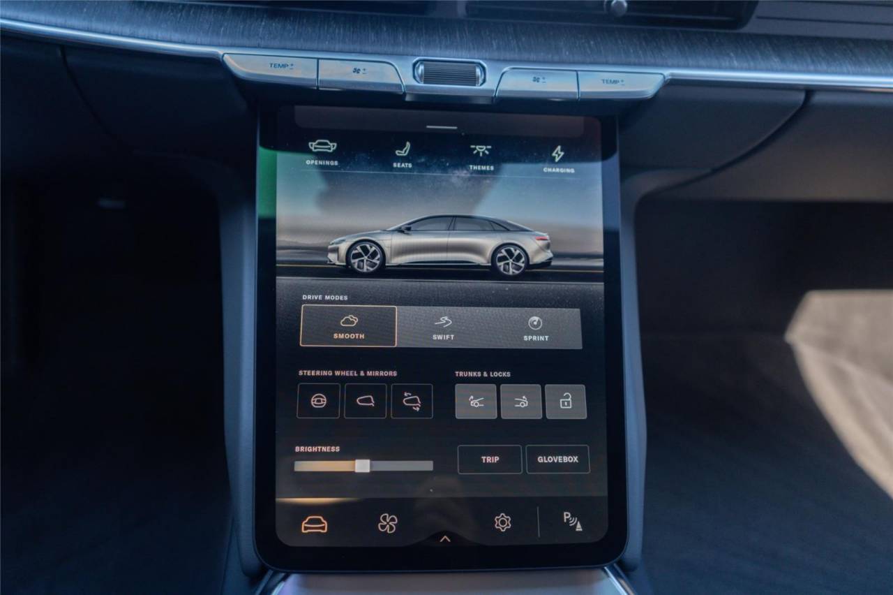 2025 Lucid Air Touring - Photo 17