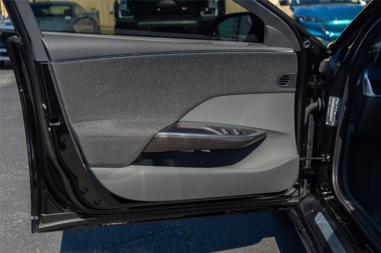 2025 Lucid Air Touring - Photo 21