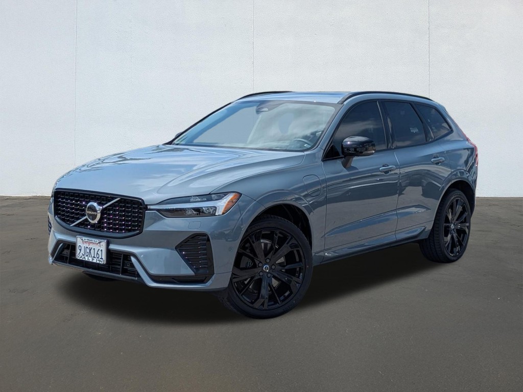 2024 Volvo XC60 Recharge Plug-In Hybrid T8 Ultimate Dark Theme