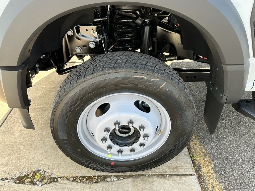 2026 Ford F-550 Super Duty Chassis Cab XL - Photo 6