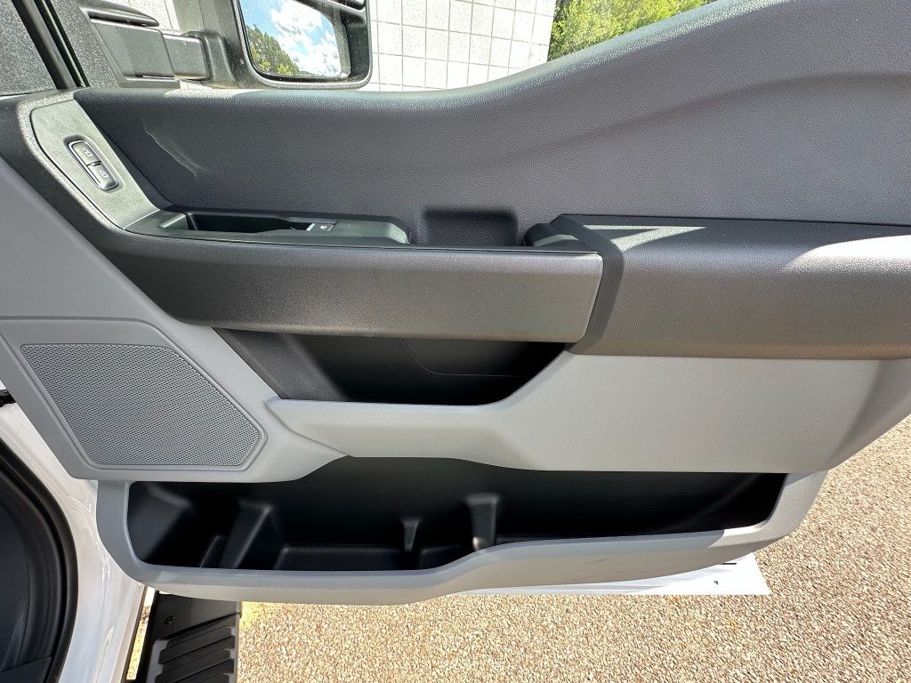 2026 Ford F-550 Super Duty Chassis Cab XL - Photo 20