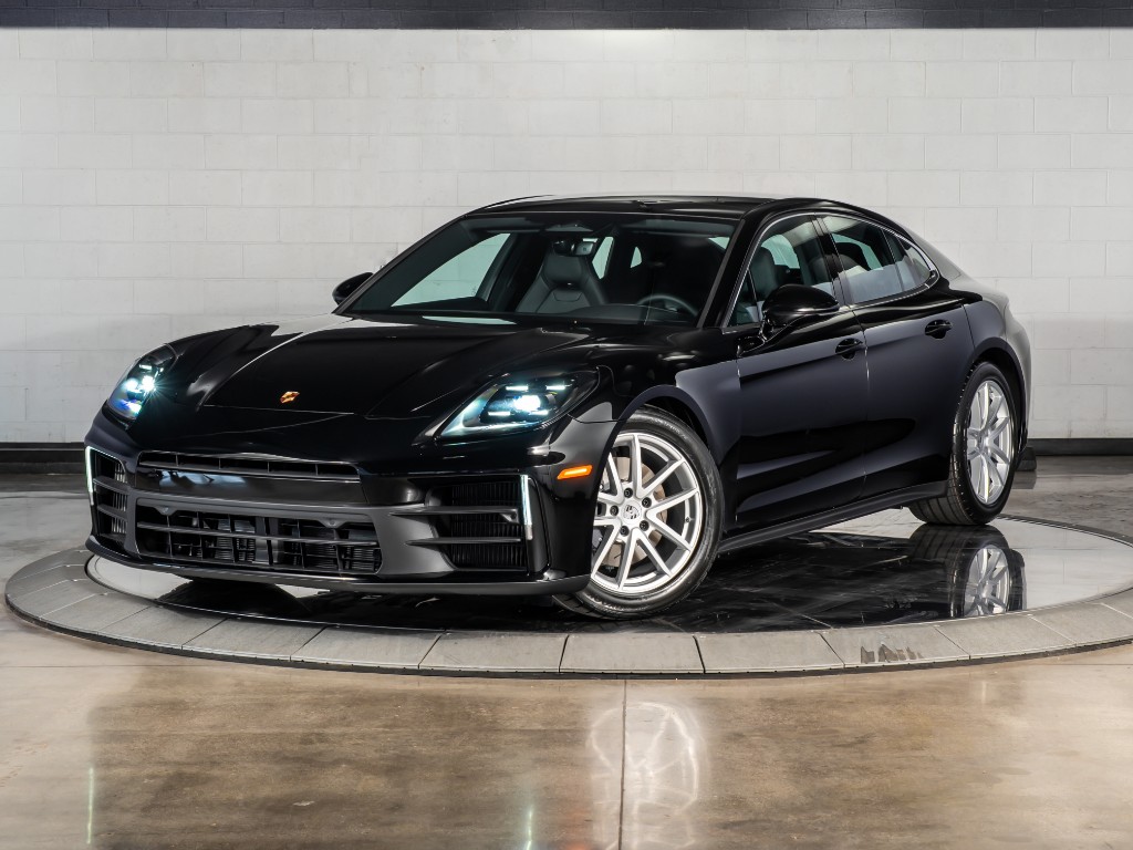 2026 Porsche Panamera 4