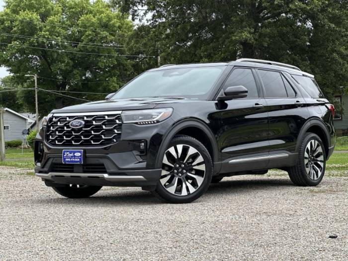 2025 Ford Explorer Platinum