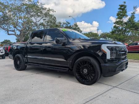 2024 Ford F-150 Lightning LARIAT