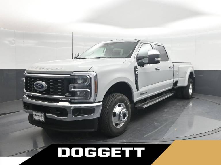 2026 Ford Super Duty F-350 DRW LARIAT