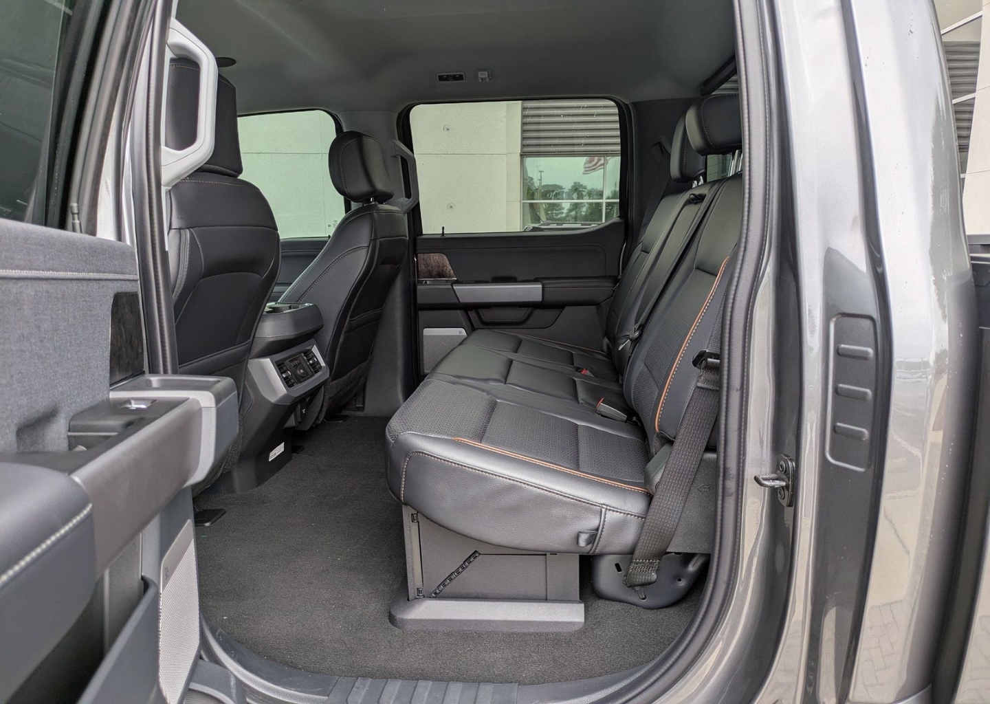 2025 Ford F-350 Super Duty Lariat - Photo 12
