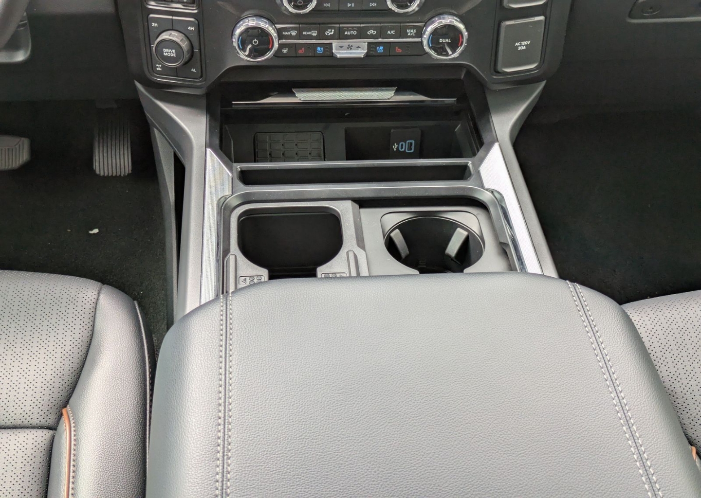2025 Ford F-350 Super Duty Lariat - Photo 20