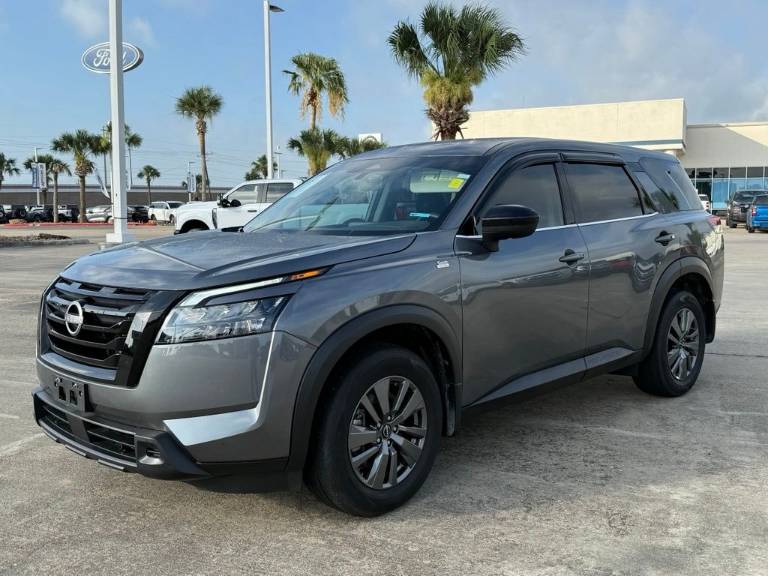 2025 Nissan Pathfinder S