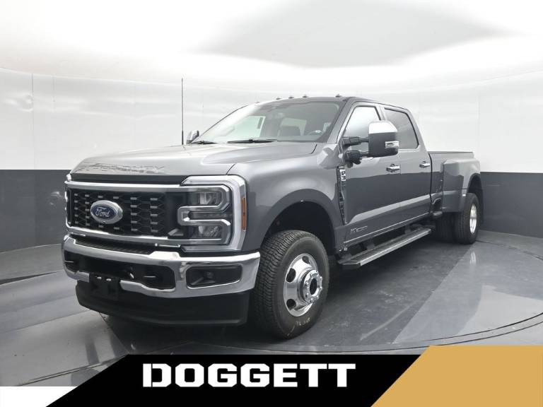 2026 Ford Super Duty F-350 DRW LARIAT