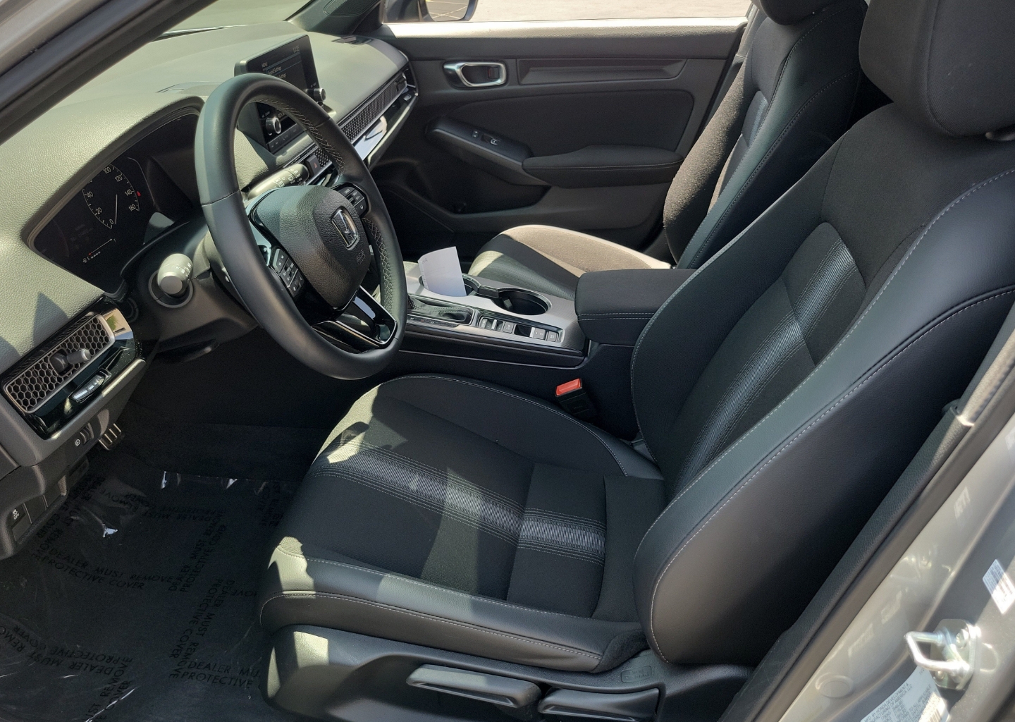 2025 Honda Civic Hatchback Sport - Photo 17