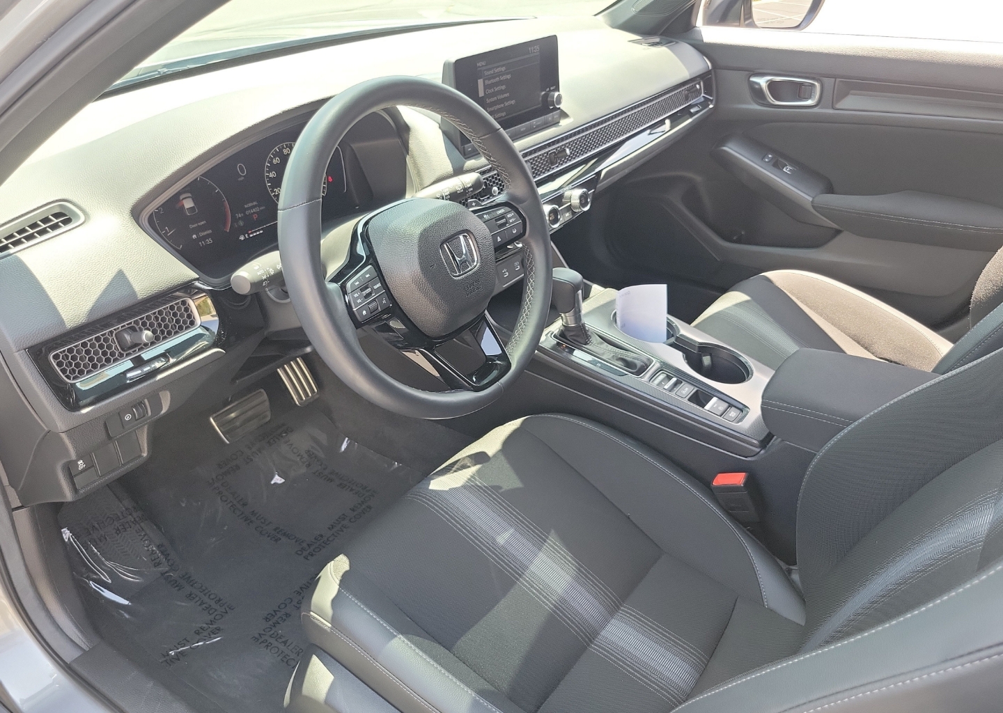 2025 Honda Civic Hatchback Sport - Photo 18