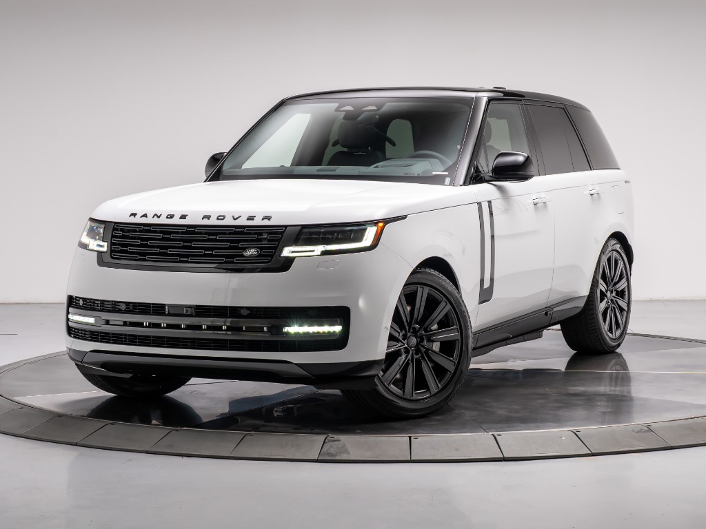 2026 Land Rover Range Rover P550e SE