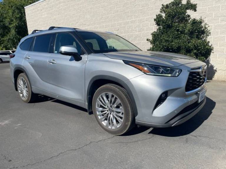 2022 Toyota Highlander Platinum