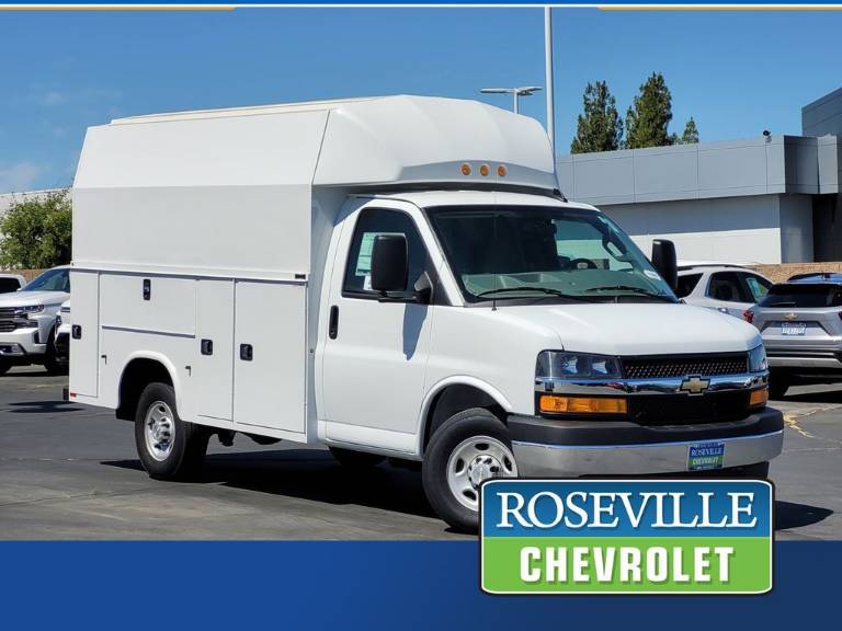 2024 Chevrolet Express 3500 2 Door Cutaway Van