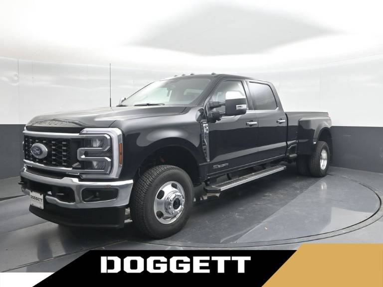 2026 Ford Super Duty F-350 DRW LARIAT