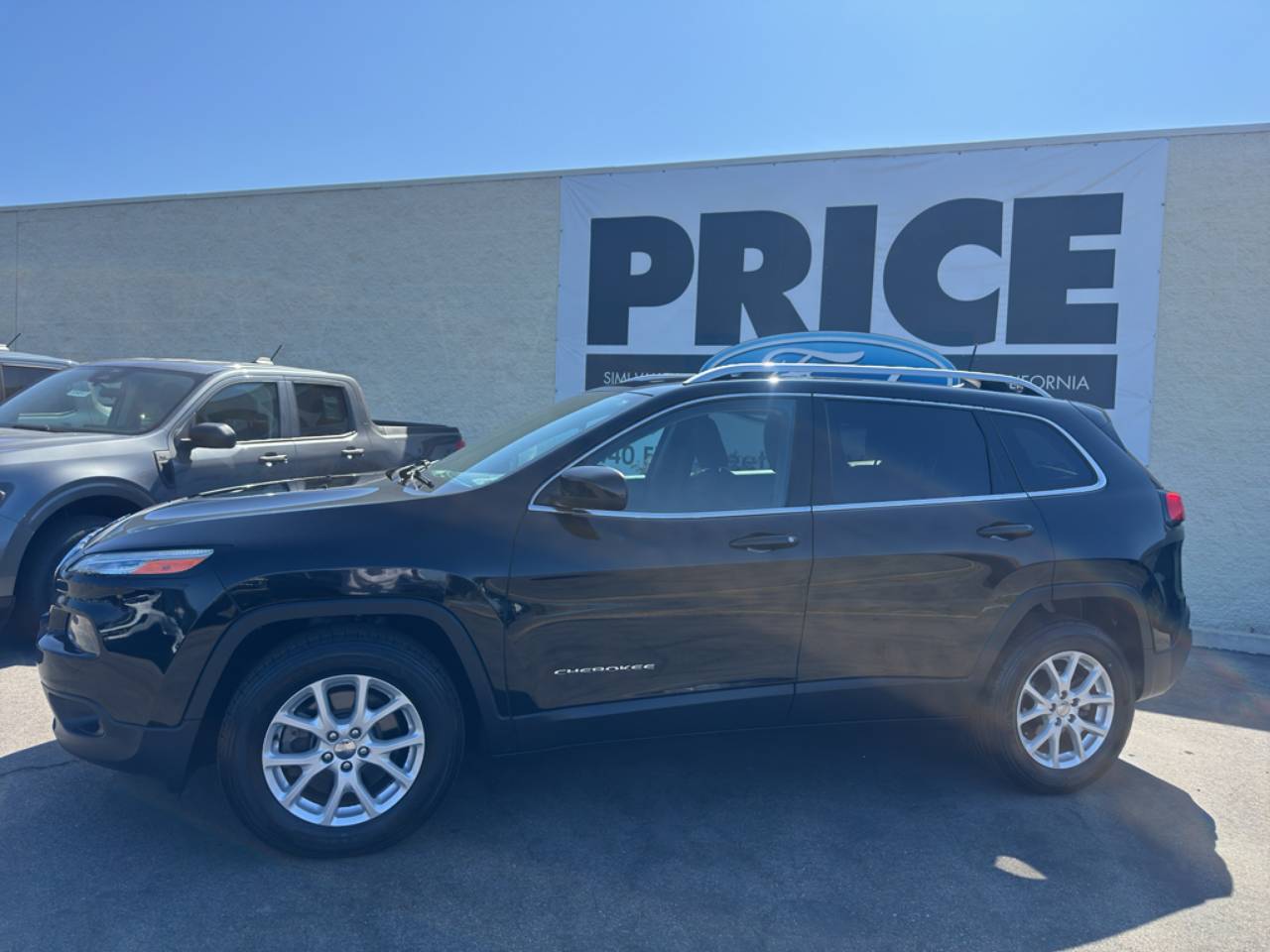 Used 2017 Jeep Cherokee Latitude with VIN 1C4PJLCB1HW593029 for sale in Simi Valley, CA