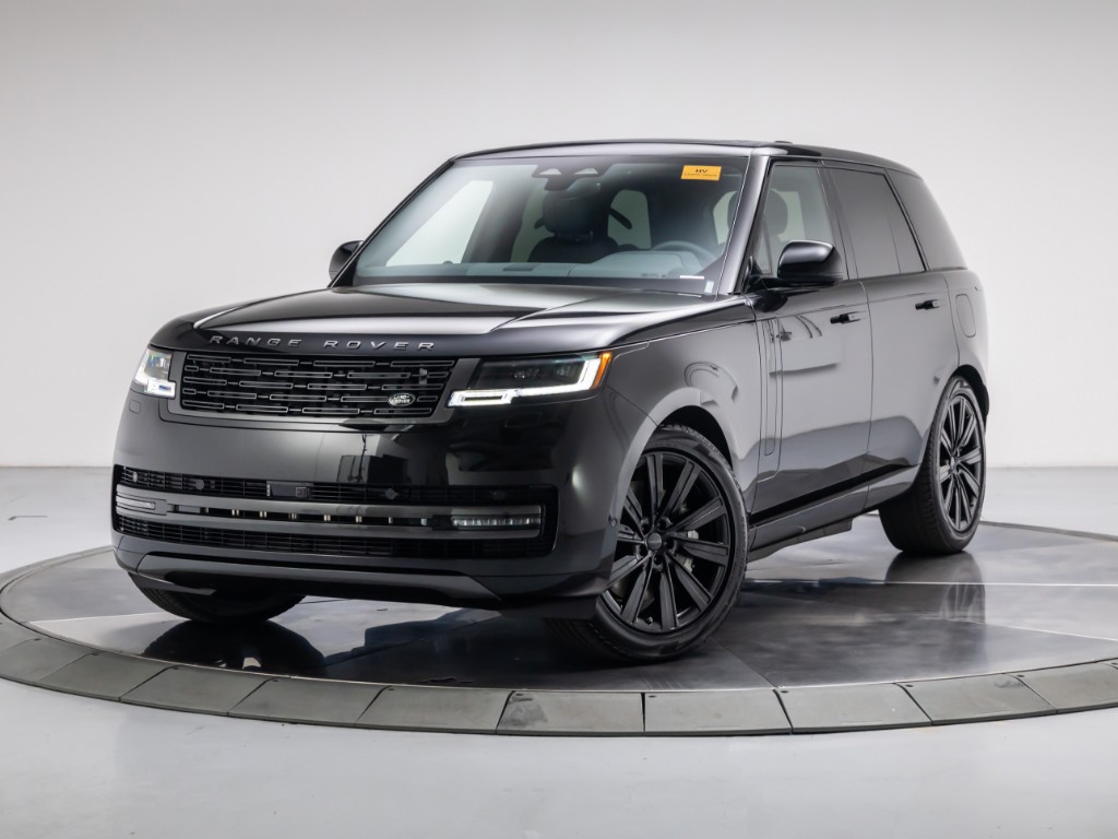 2026 Land Rover Range Rover P550e SE