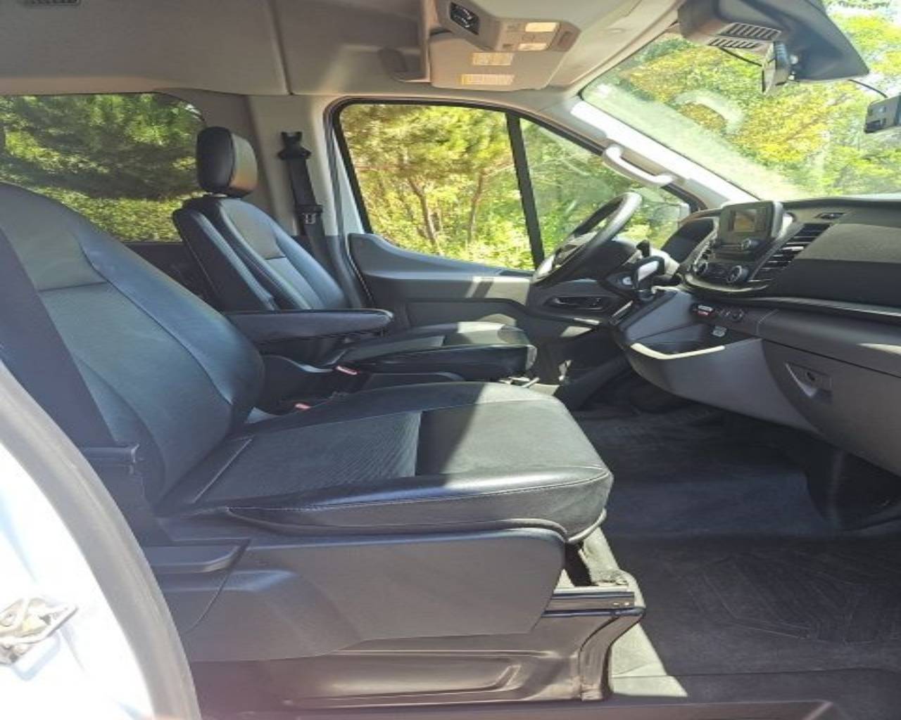 2021 Ford Transit Passenger Van XL - Photo 24
