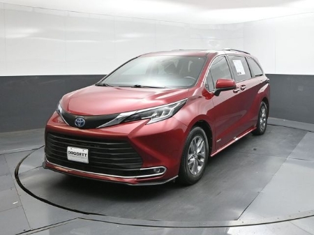 2021 Toyota Sienna XLE