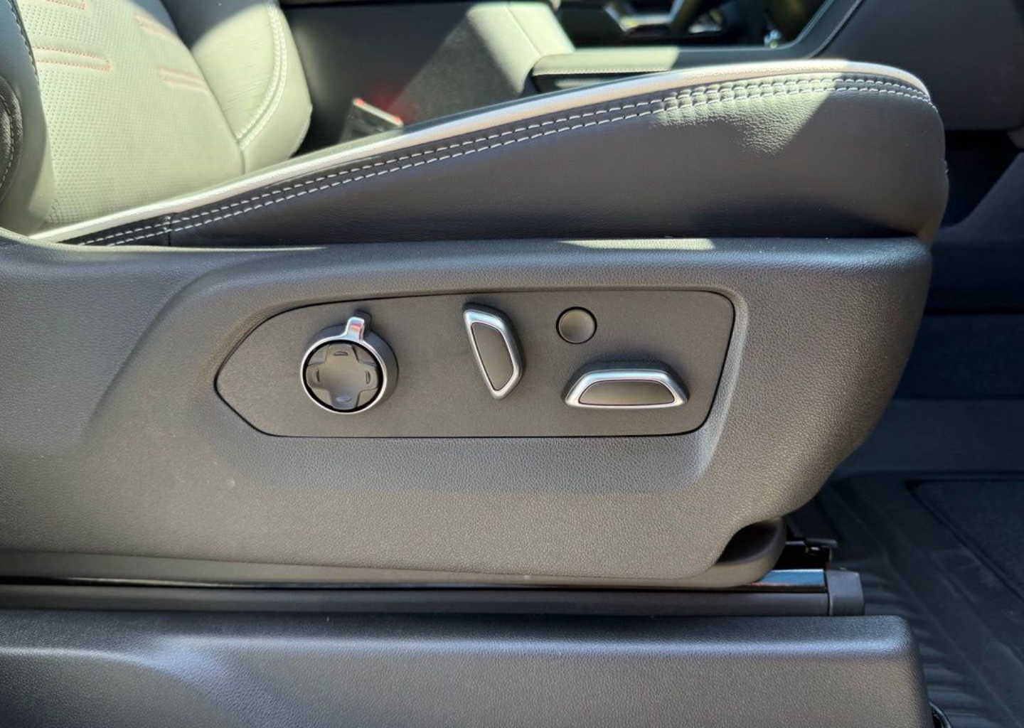 2026 GMC Sierra 2500HD AT4X - Photo 15