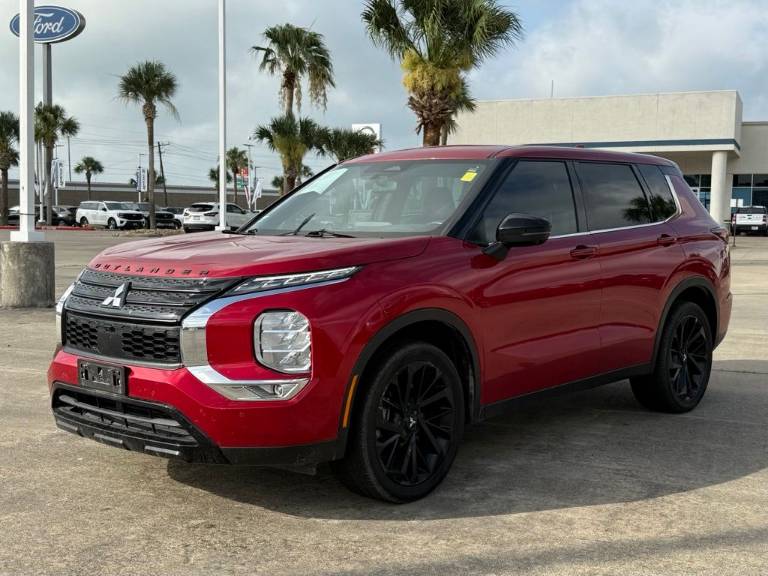2023 Mitsubishi Outlander SE