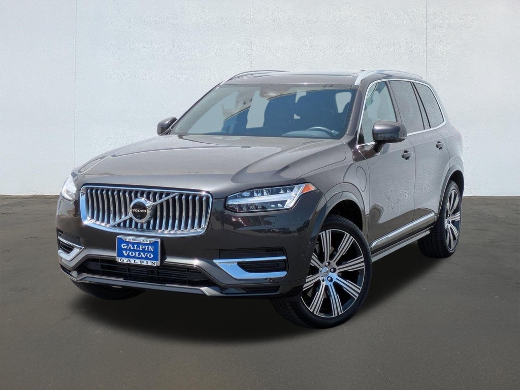 2023 Volvo XC90 Recharge Plug-In Hybrid T8 Plus Bright Theme 7-Seater