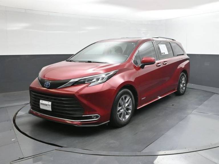 2021 Toyota Sienna XLE