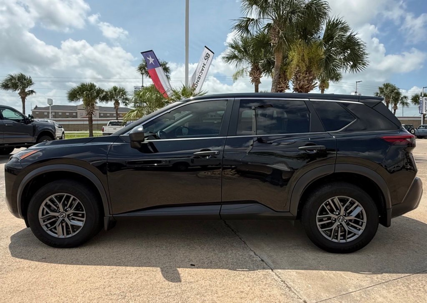 Used 2023 Nissan Rogue S with VIN 5N1BT3AA0PC765237 for sale in Kingsville, TX