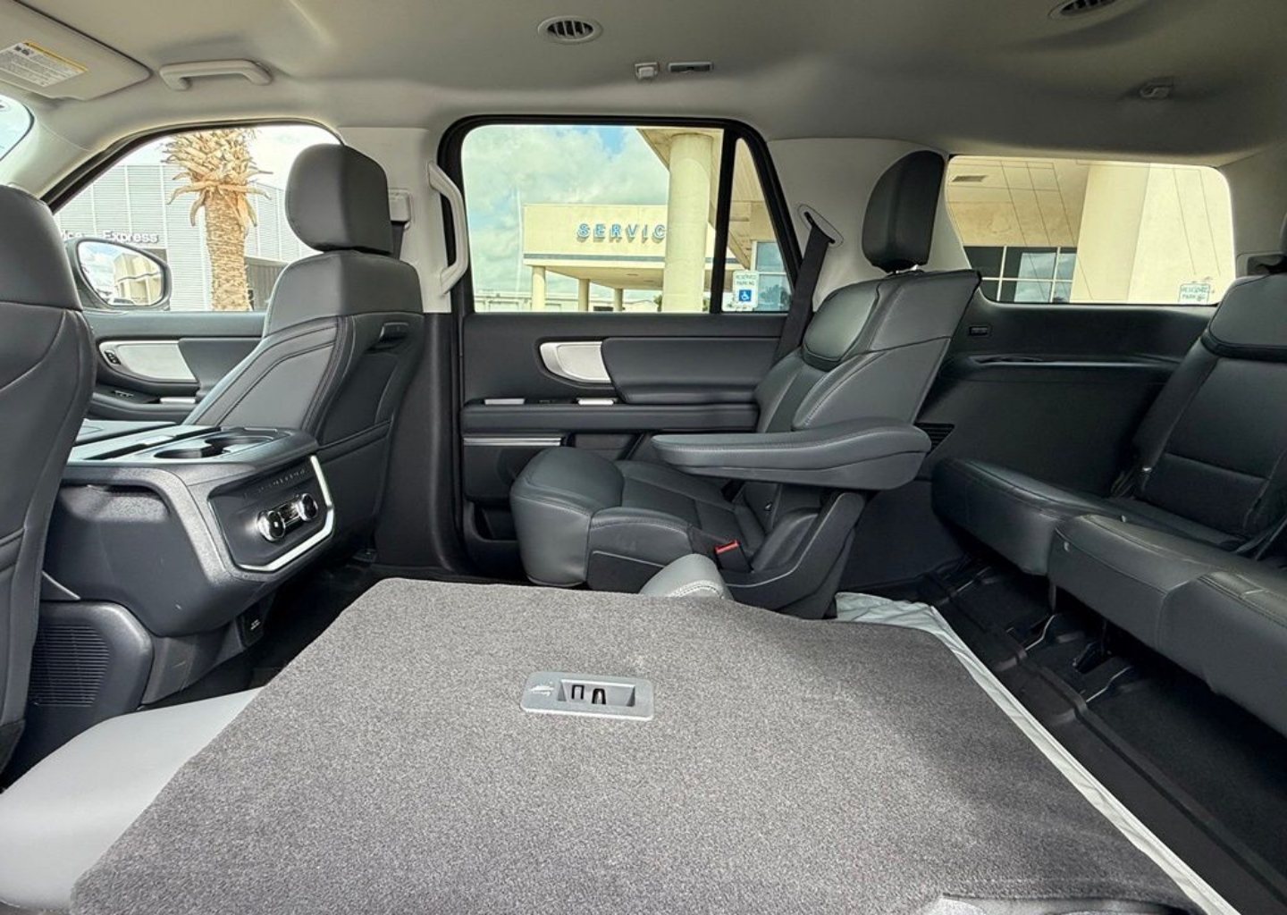 2026 Ford Expedition Active - Photo 13