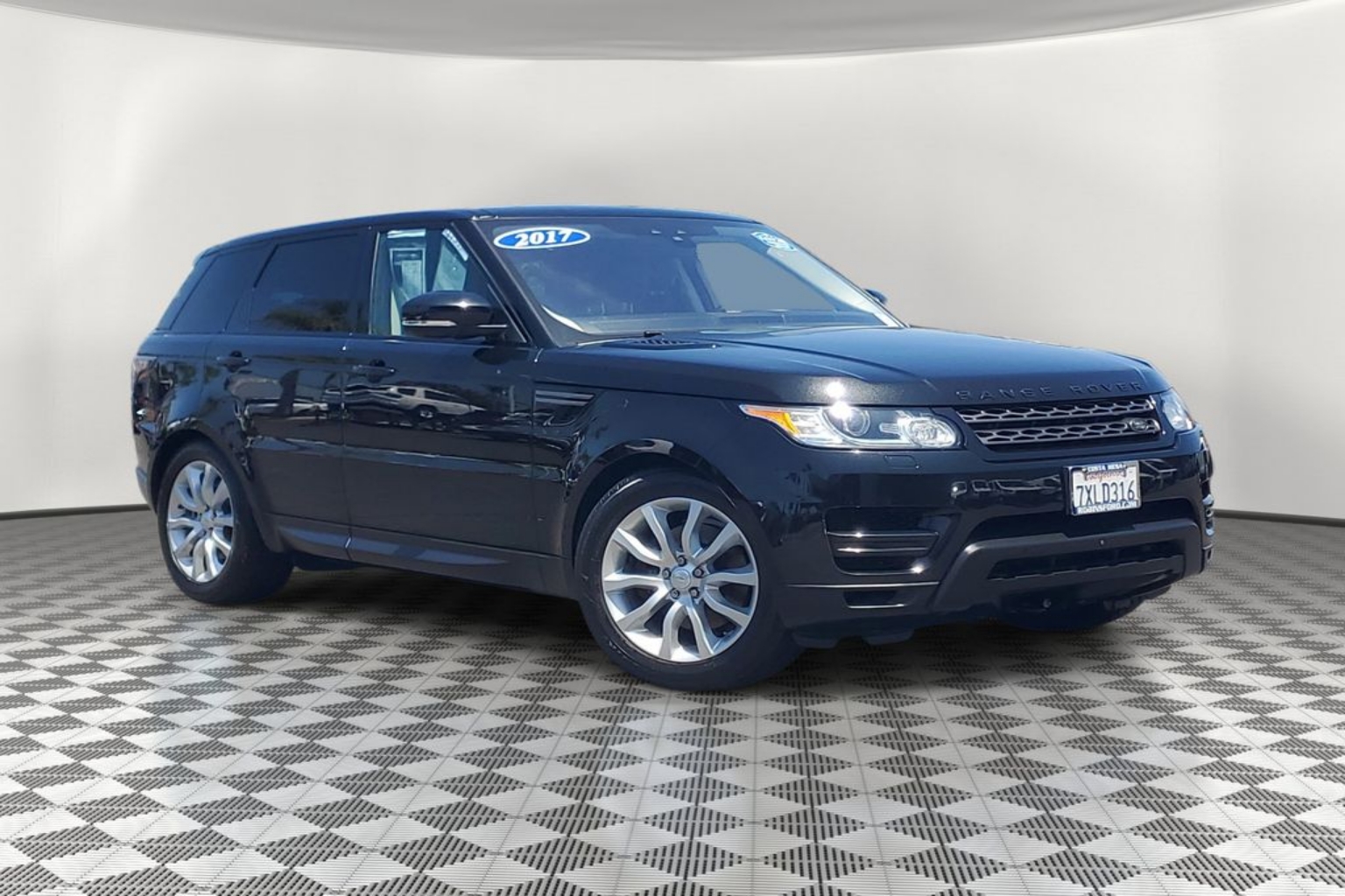 Used 2017 Land Rover Range Rover Sport SE with VIN SALWG2FV1HA138035 for sale in Costa Mesa, CA