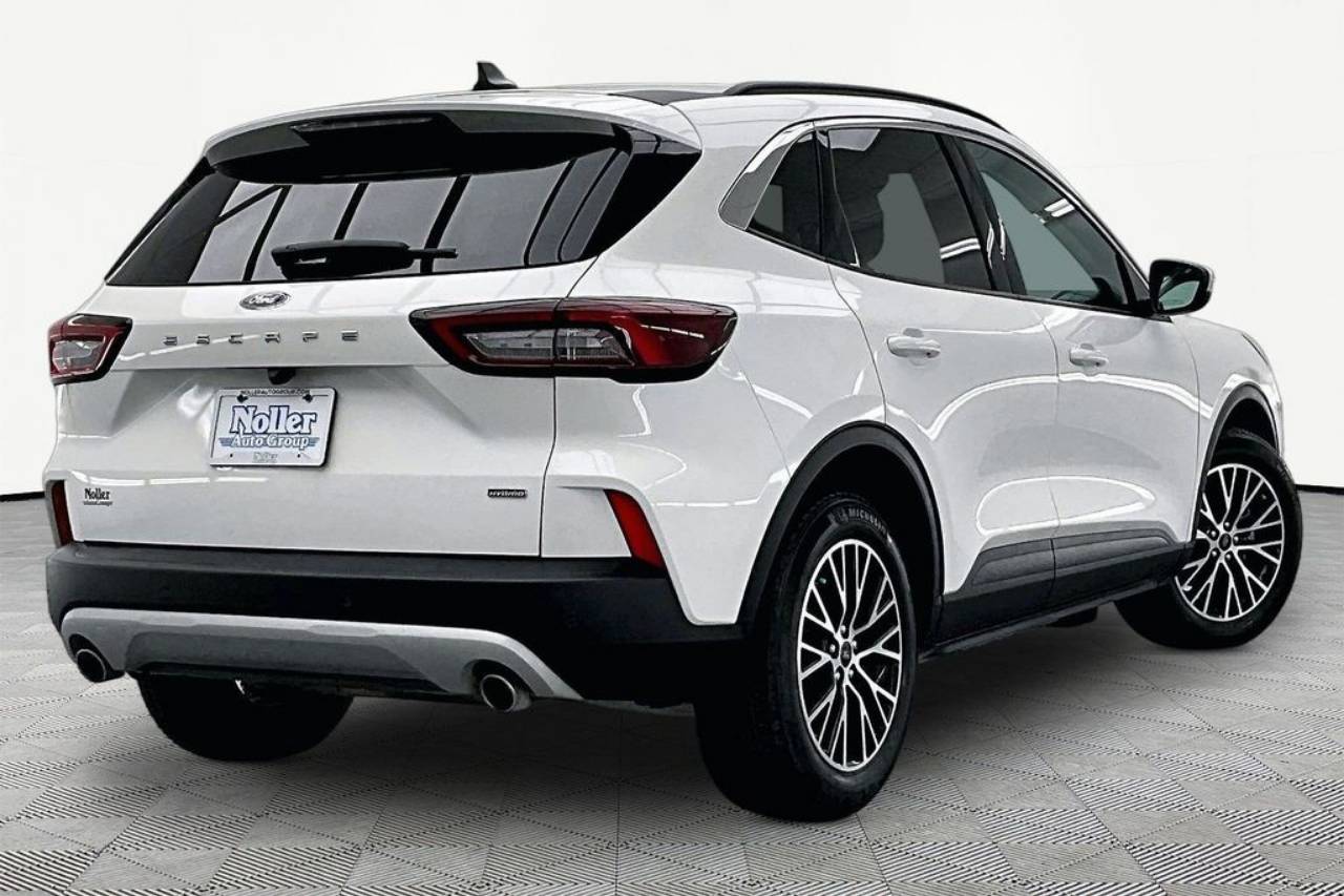 Certified 2023 Ford Escape PHEV with VIN 1FMCU0E11PUA80930 for sale in Kansas City