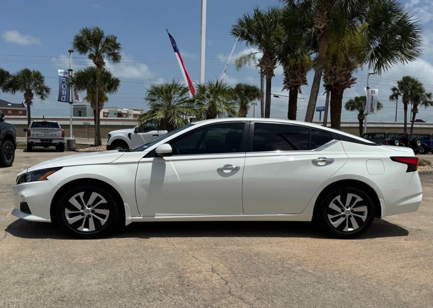 Used 2022 Nissan Altima S with VIN 1N4BL4BVXNN405766 for sale in Kingsville, TX