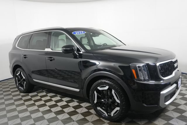Certified 2023 Kia Telluride EX with VIN 5XYP3DGC1PG368706 for sale in Kansas City