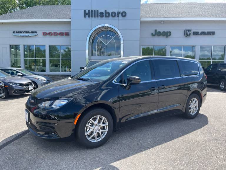 2026 Chrysler Voyager LX
