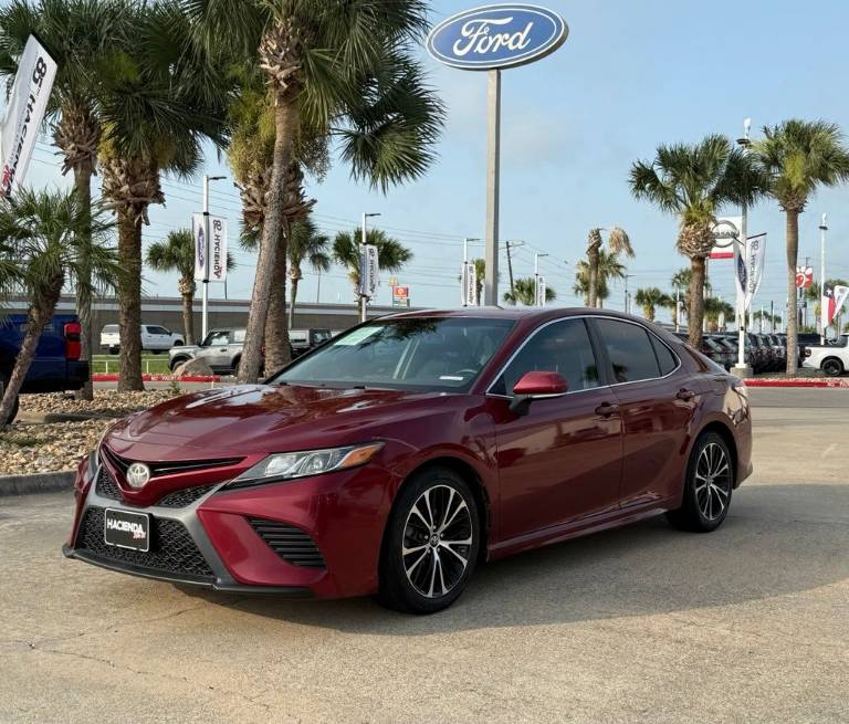 2018 Toyota Camry SE