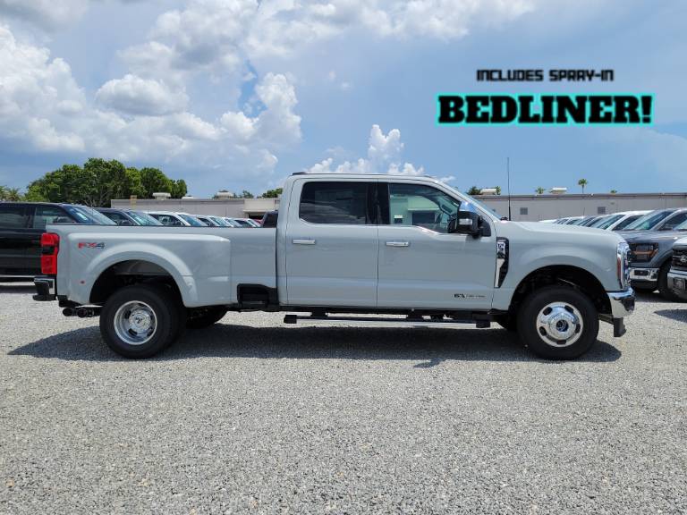 2026 Ford Super Duty F-350 DRW LARIAT