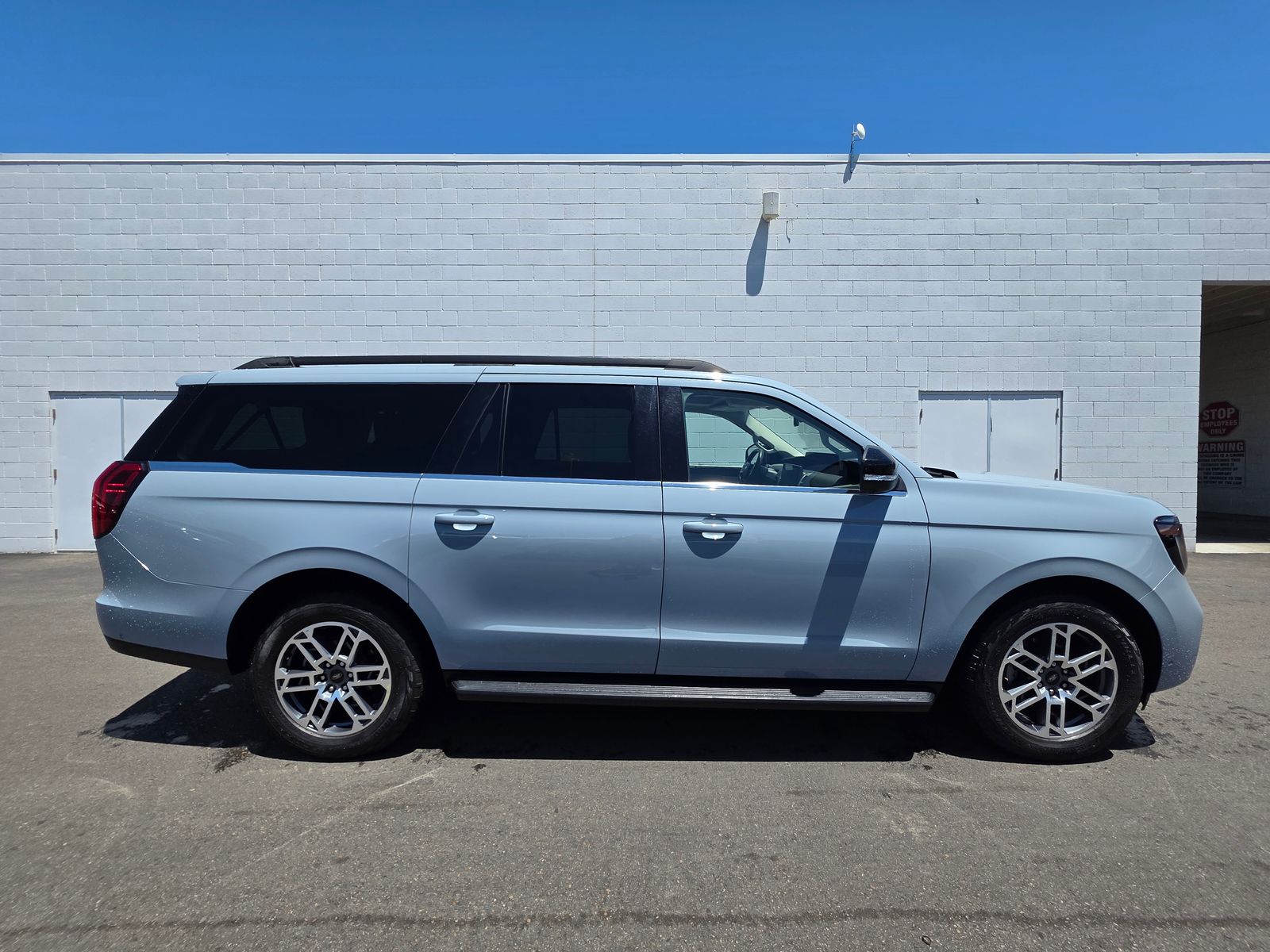 2025 Ford Expedition MAX Active