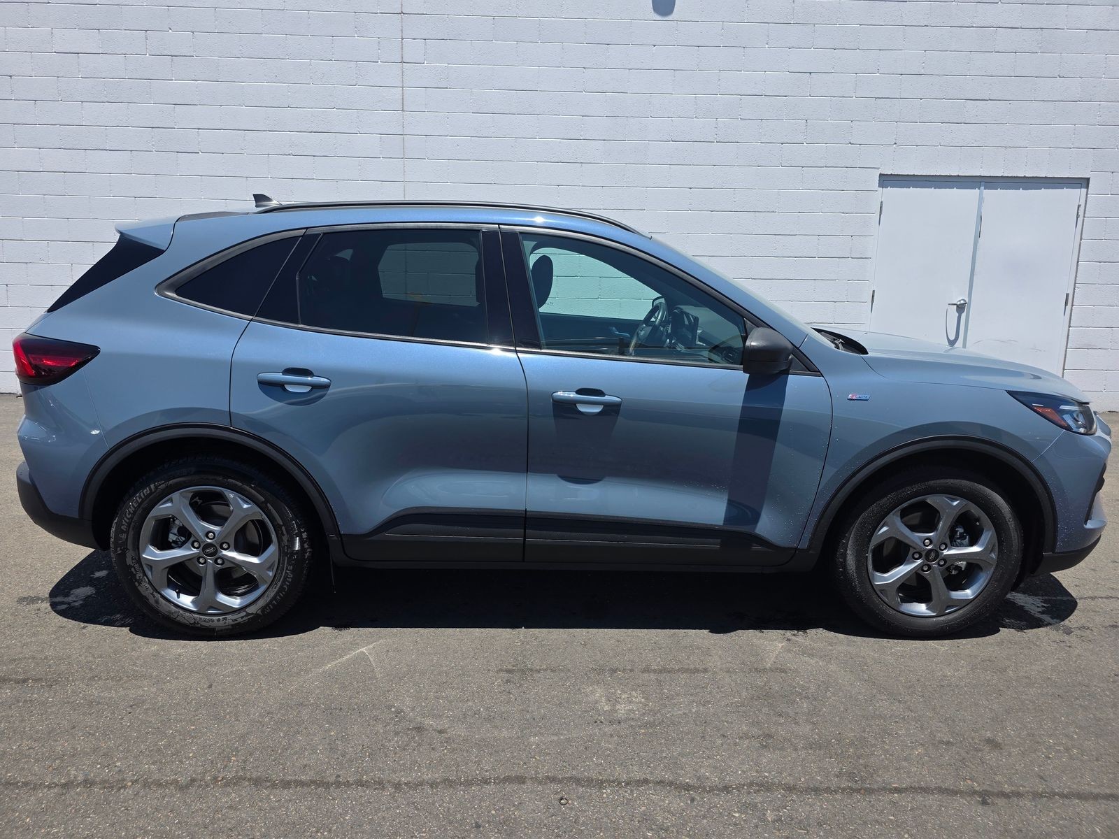 2025 Ford Escape ST-Line FWD's photo